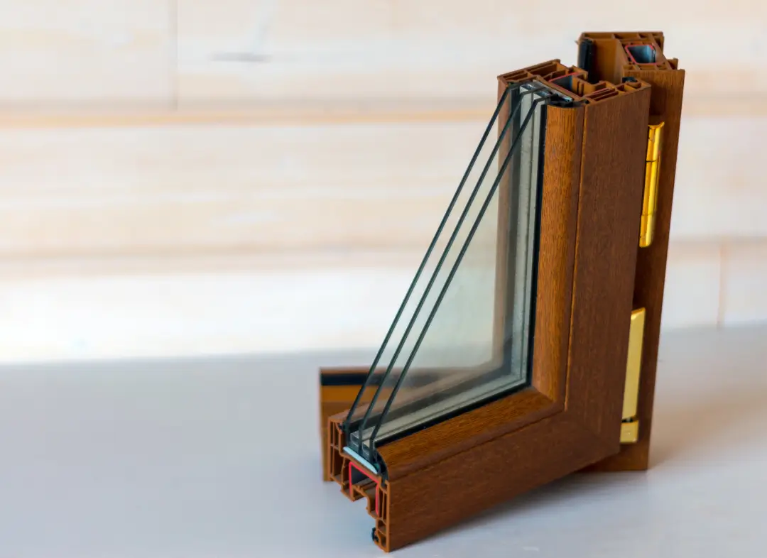 Installation de fenêtre en bois sur mesure Jonquières